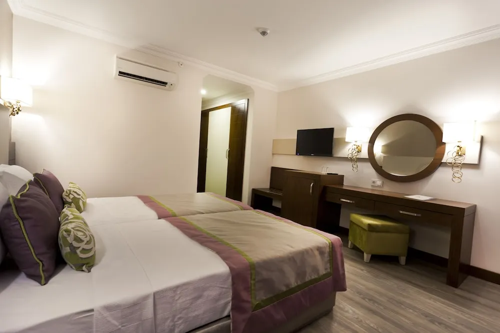 Standard Tek Kişilik Oda, Kısmi Deniz Manzaralı (Adults Only)