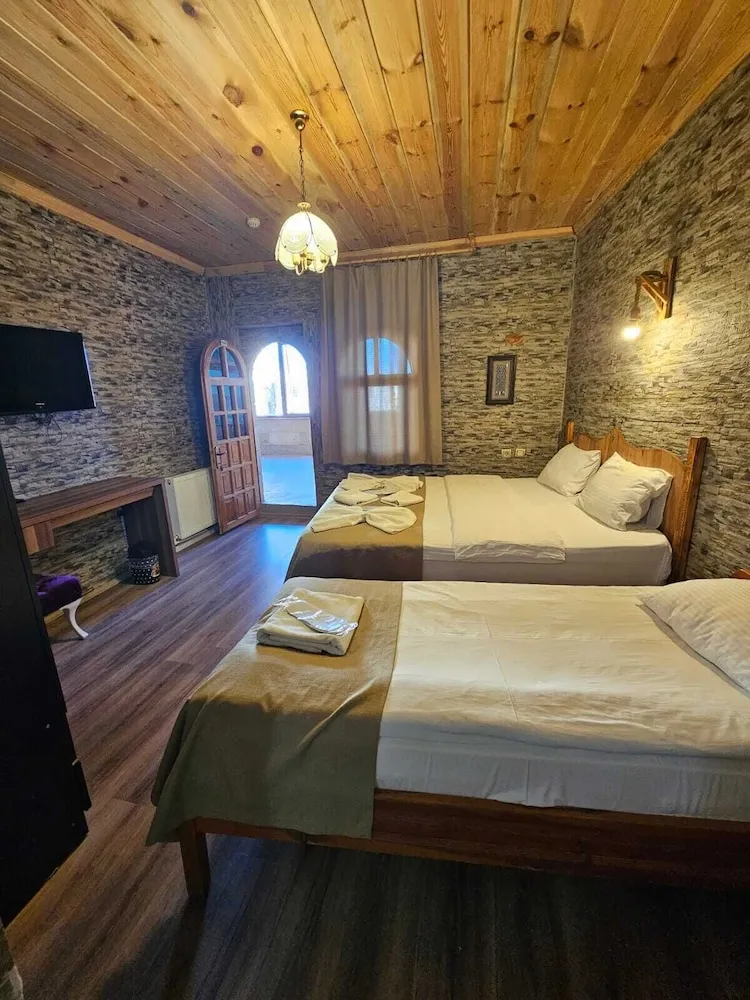 Family Üç Kişilik Oda