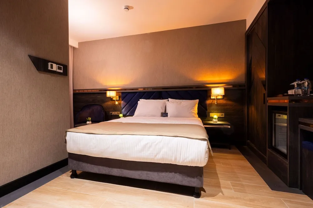 Deluxe Tek Büyük Yataklı Oda