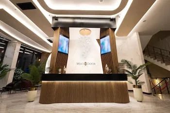 West Door Hotel