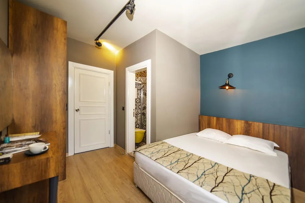 Standard Tek Büyük Yataklı Oda