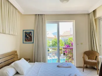 Sunset Beach Club Lebrentals