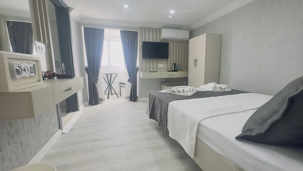 Deluxe Tek Büyük Yataklı Oda