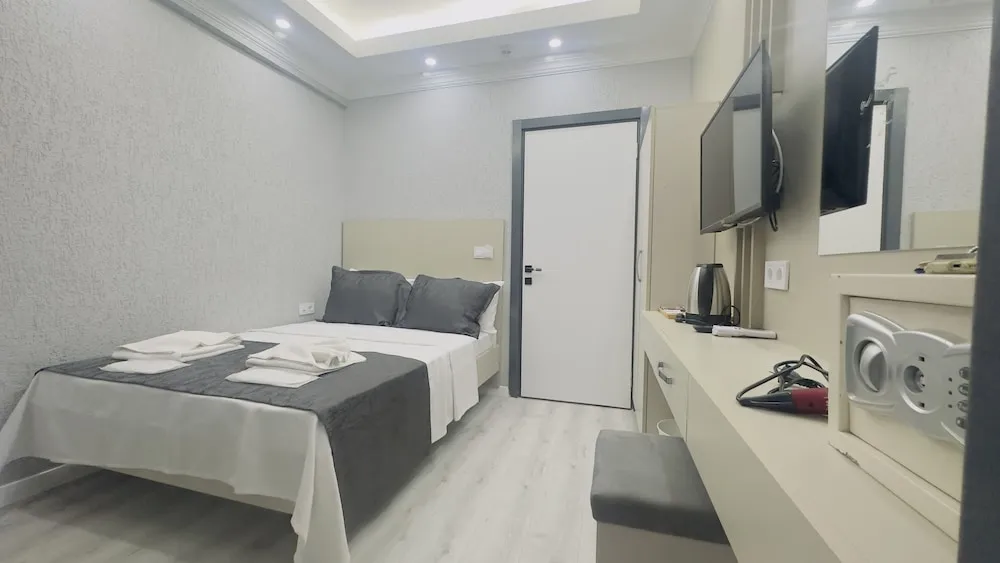 Deluxe Tek Büyük Yataklı Oda