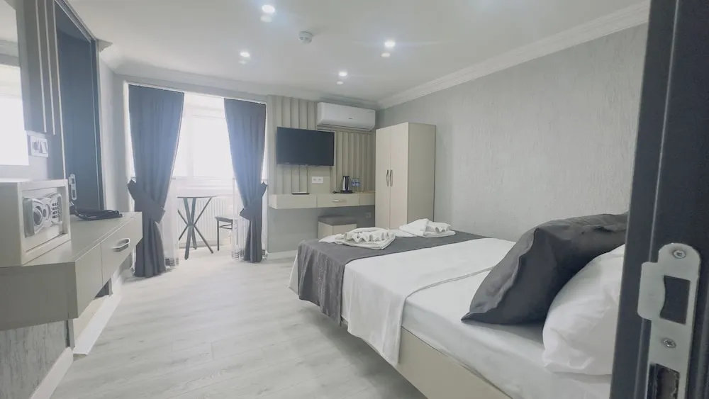Deluxe Tek Büyük Yataklı Oda