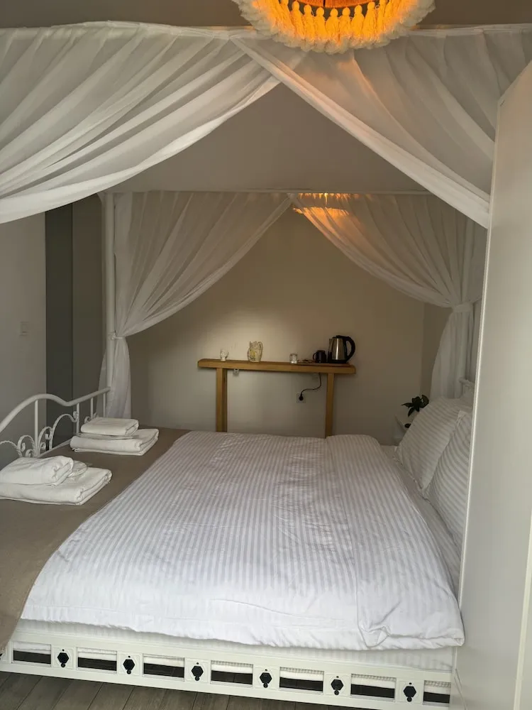 Superior Oda, 1 Büyük (Queen) Boy Yatak, Balkon, Zemin Kat