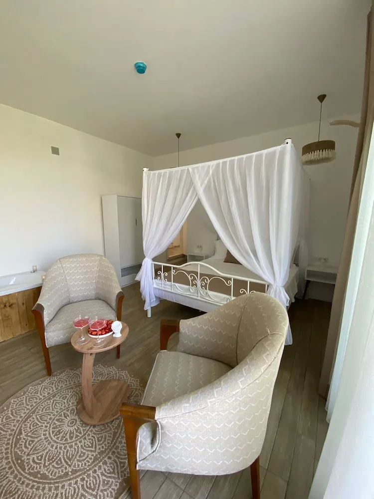 Junior Süit, Sıcak Su Küveti, Executive Katı