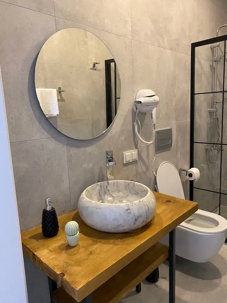 Junior Süit, 1 Büyük (Queen) Boy Yatak, Havuz Manzaralı