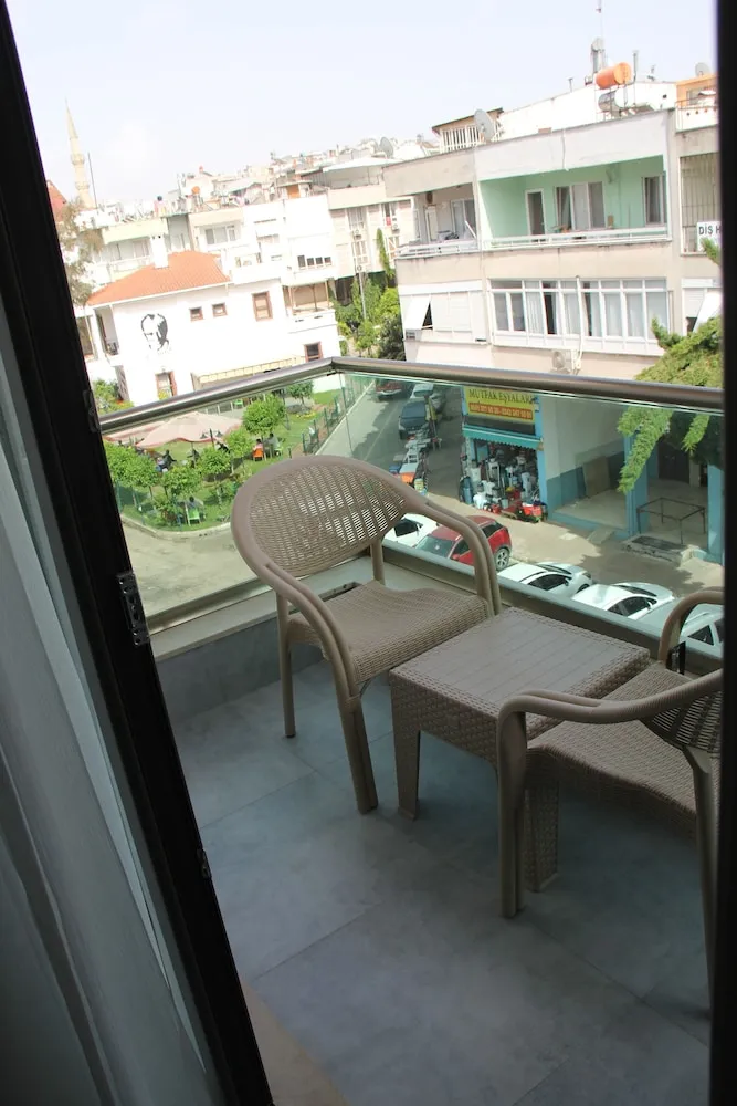 Comfort Tek Büyük Yataklı Oda, 1 En Büyük (King) Boy Yatak, Balkon, Şehir Manzaralı