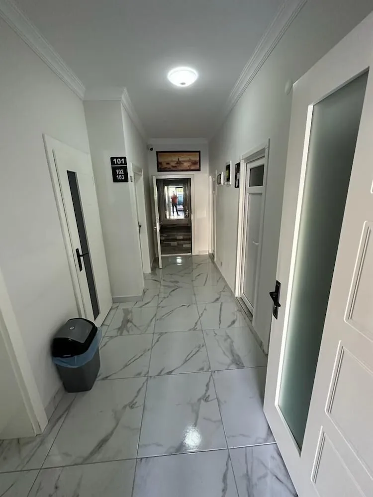 Hadrian's Gate Family Hostel