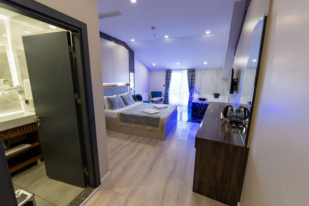Deluxe Tek Büyük Yataklı Oda, 1 Yatak Odası, Balkon