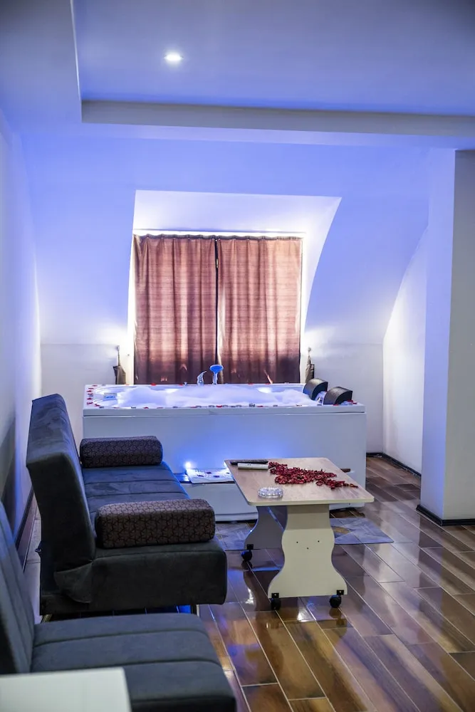 Honeymoon Çatı Katı Süiti (Penthouse)