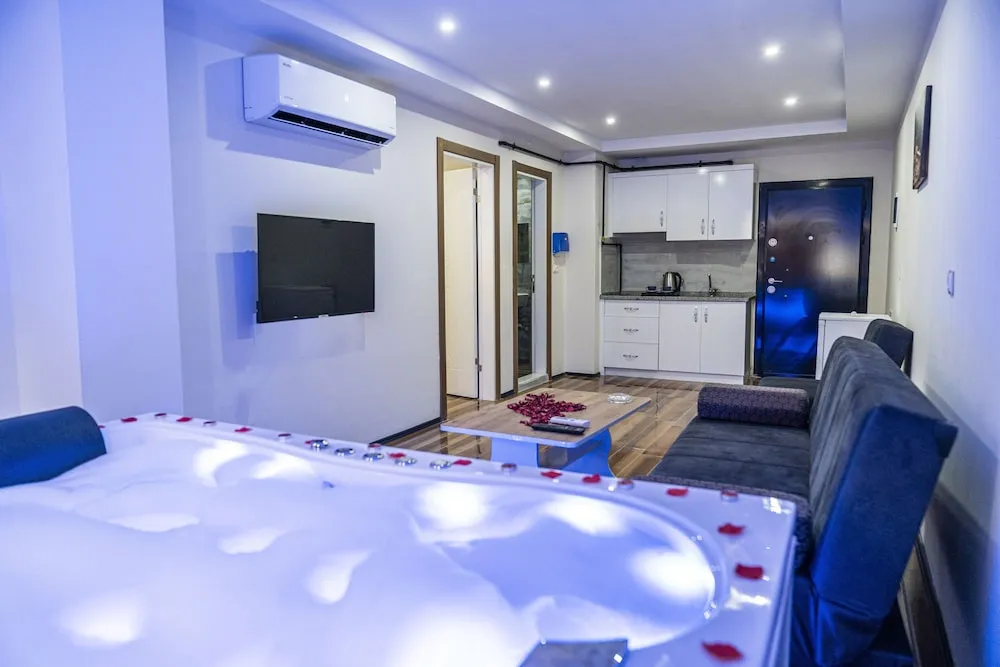 Honeymoon Çatı Katı Süiti (Penthouse)