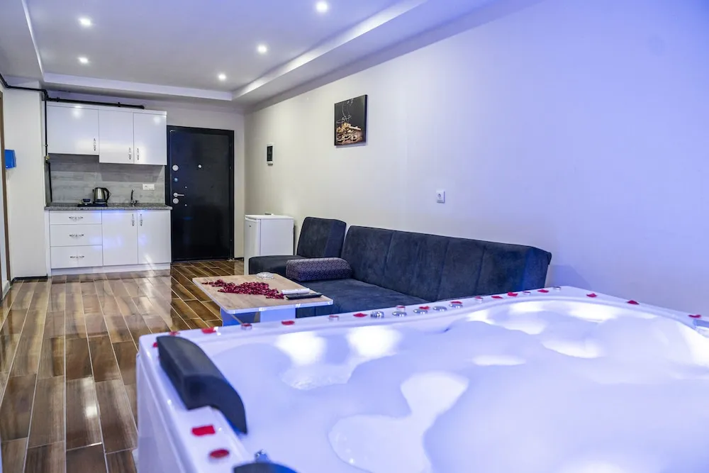 Honeymoon Çatı Katı Süiti (Penthouse)