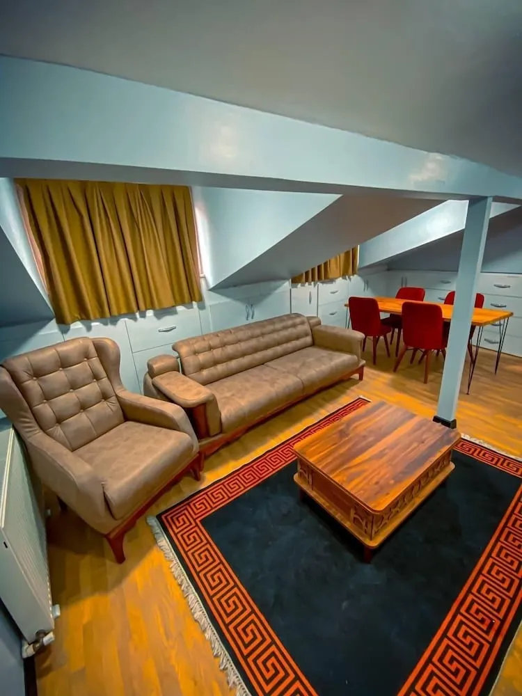Economy Çatı Katı (Loft)