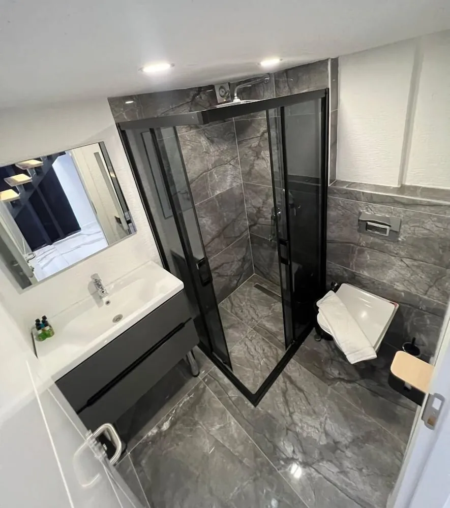 Royal Oda, Sıcak Su Küveti