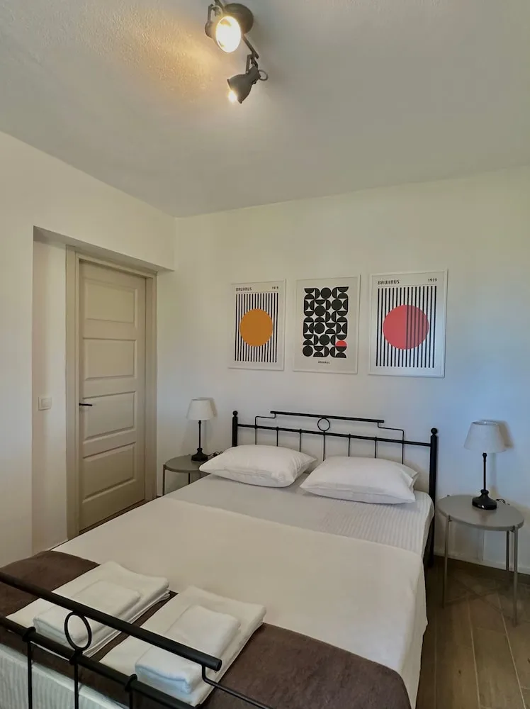 Deluxe Tek Büyük Yataklı Oda, Üzüm Asması Manzaralı