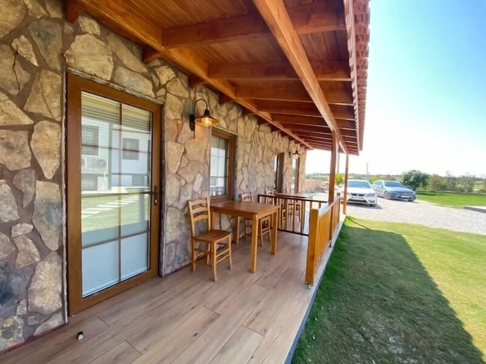 Superior Oda, 1 Çift Kişilik Yatak, Veranda, Bahçe Manzaralı