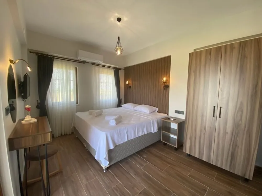 Standard Tek Büyük Yataklı Oda, Balkon, Bahçe Manzaralı
