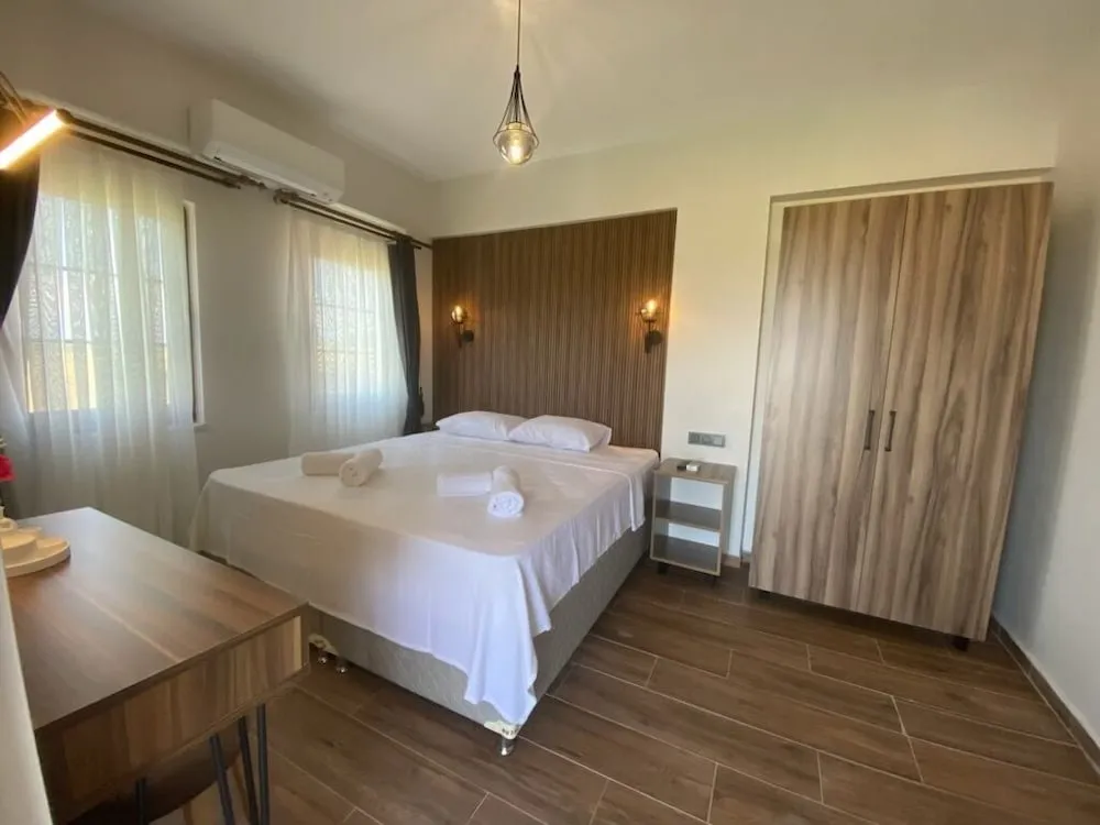 Standard Tek Büyük Yataklı Oda, Balkon, Bahçe Manzaralı