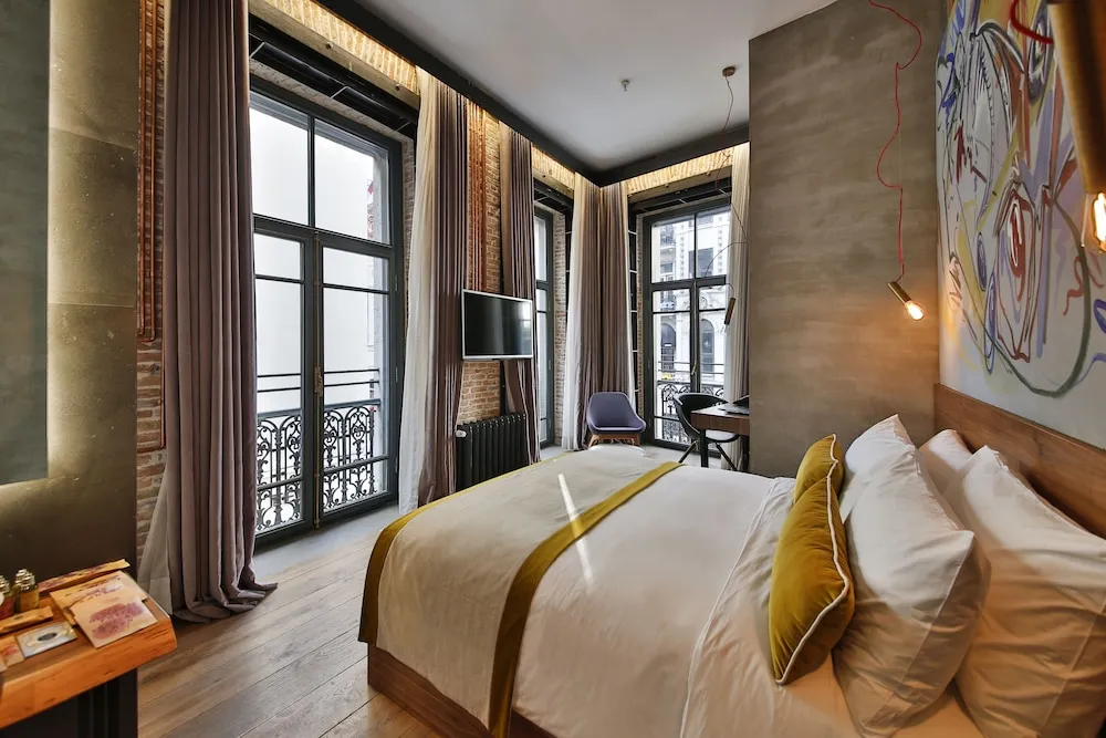 Senior Suite (Istiklal View)