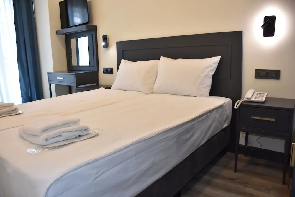 Deluxe Tek Büyük Yataklı Oda