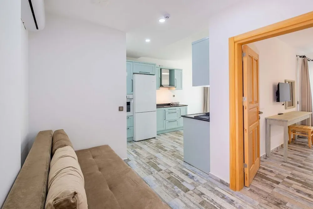 Apart Daire, Kısmi Deniz Manzaralı