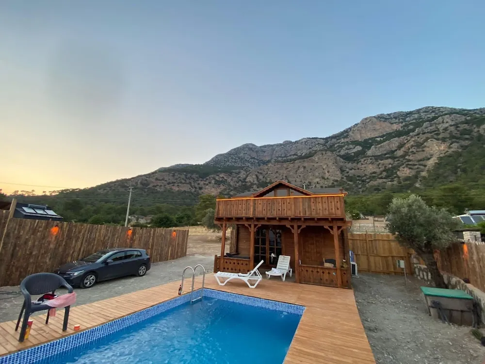 Exclusive Bungalov, Havuz Manzaralı