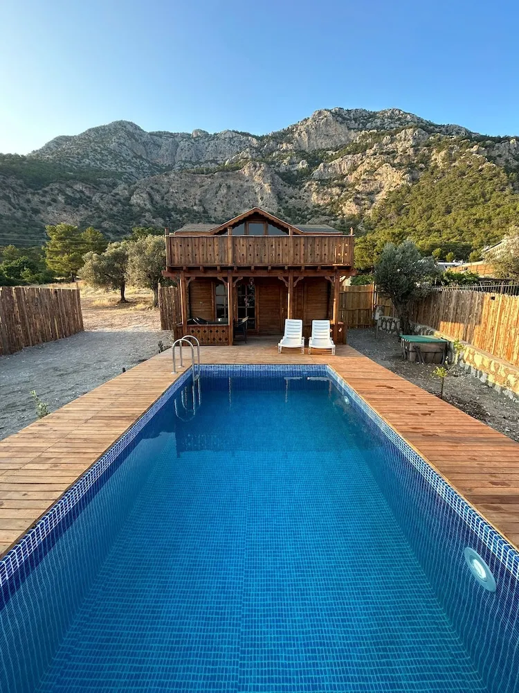 Exclusive Bungalov, Havuz Manzaralı