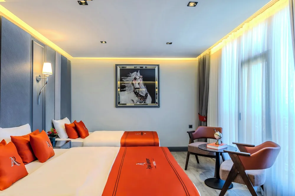 Deluxe Üç Kişilik Oda