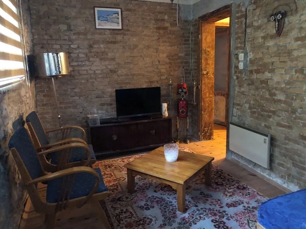 Deluxe Apart Daire, Zemin Kat