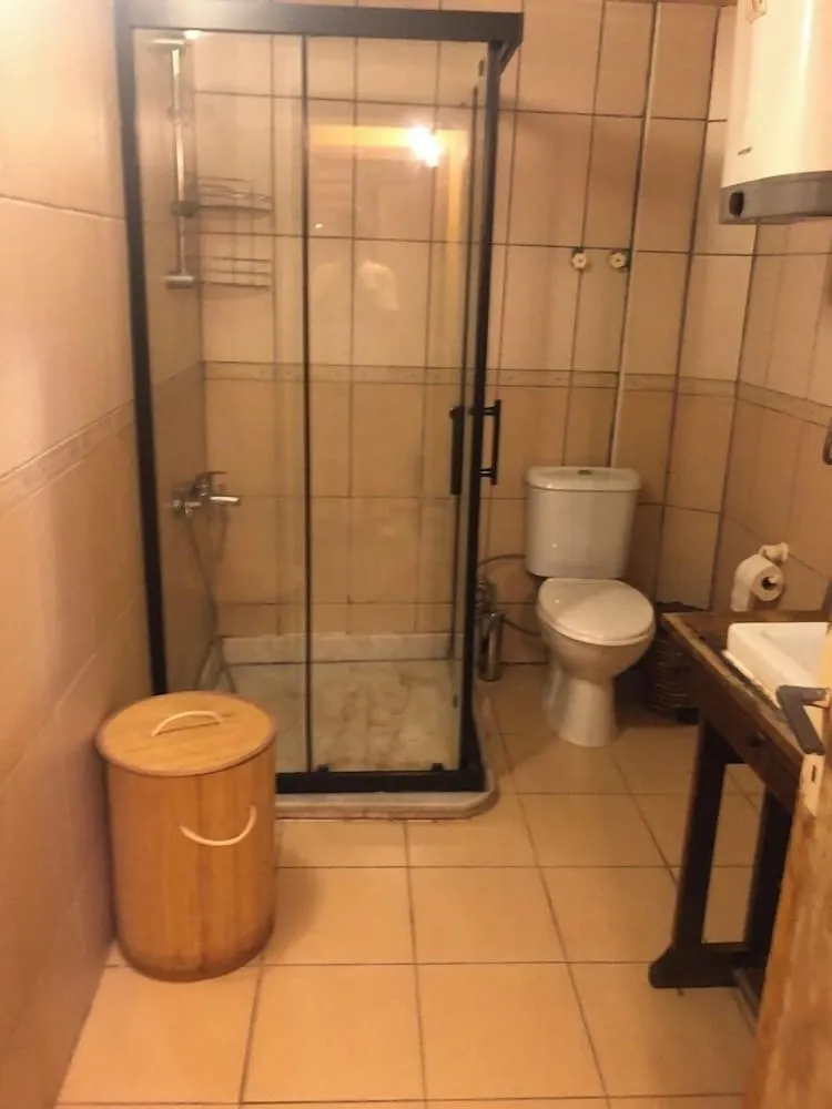 Deluxe Apart Daire, Zemin Kat