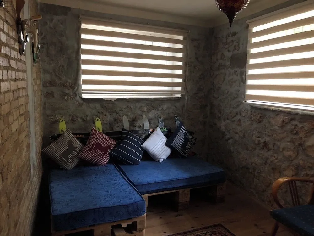 Deluxe Apart Daire, Zemin Kat