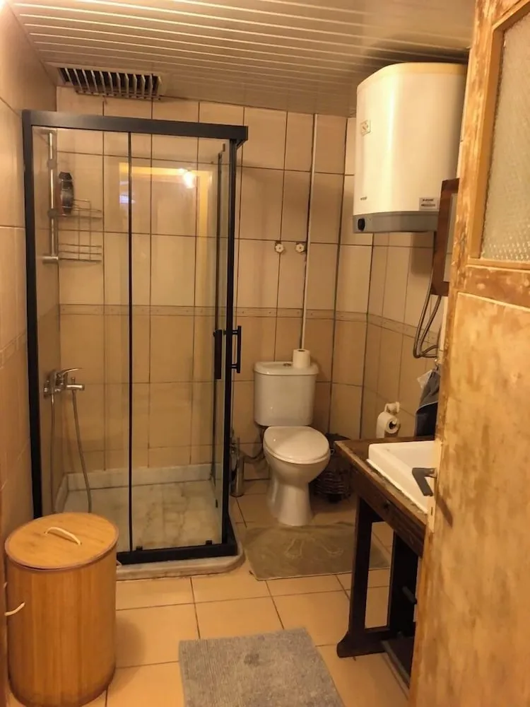 Deluxe Apart Daire, Zemin Kat