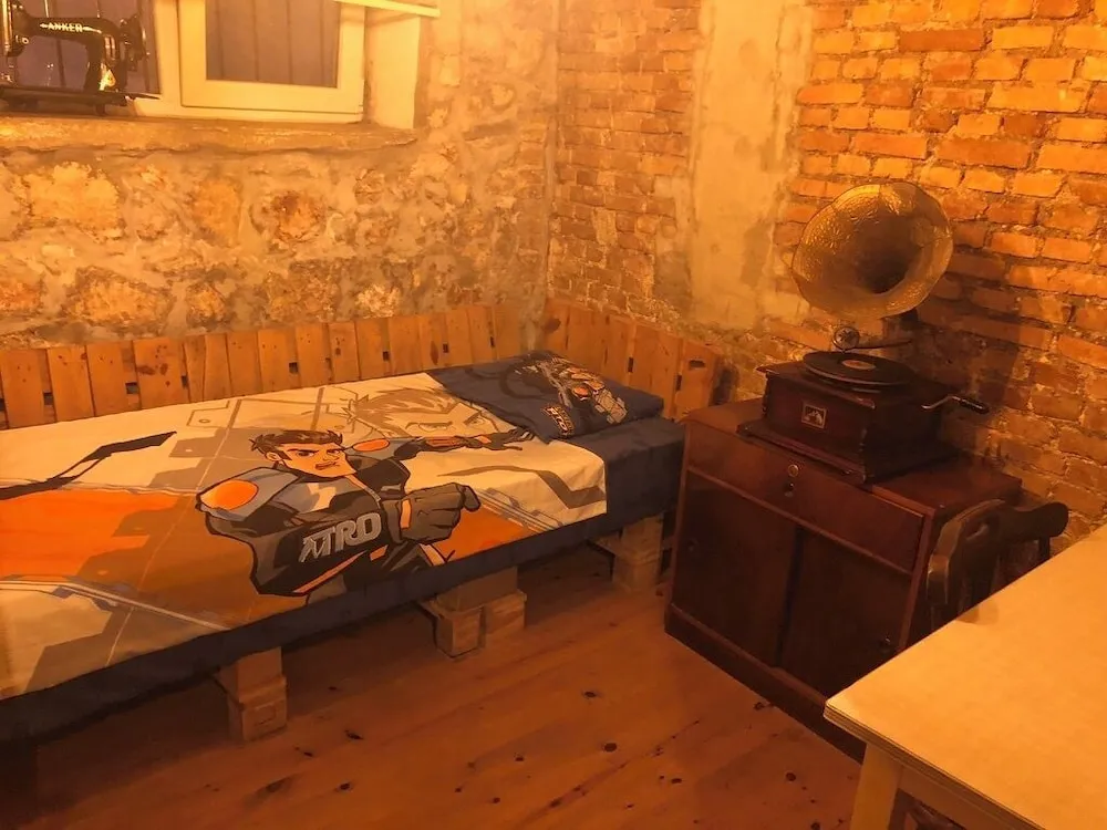 Deluxe Apart Daire, Zemin Kat