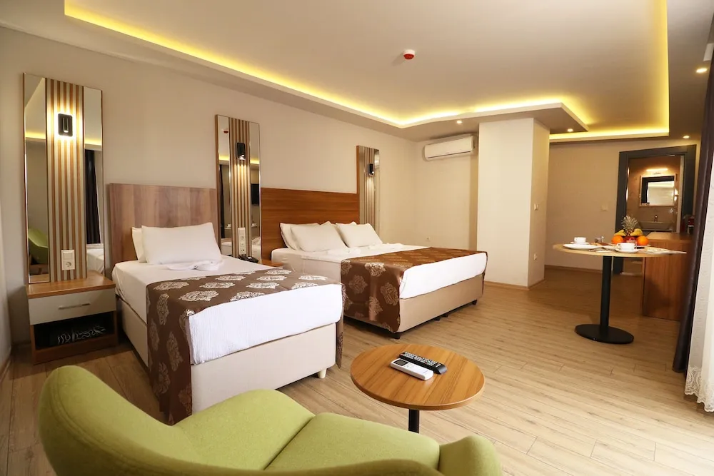 Deluxe Üç Kişilik Oda