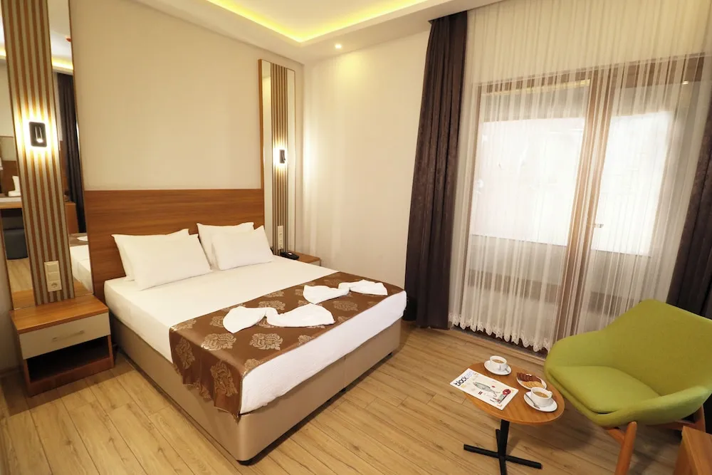 Deluxe Tek Büyük Yataklı Oda