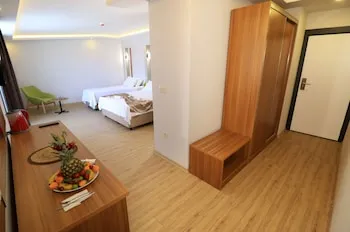 Almircan Hotel
