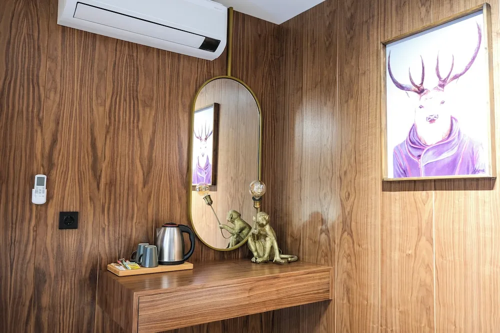 Luxury Süit, Teras, Havuz Manzaralı