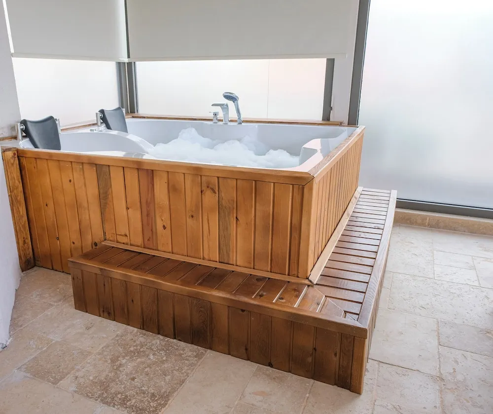 Luxury Süit, Teras, Havuz Manzaralı