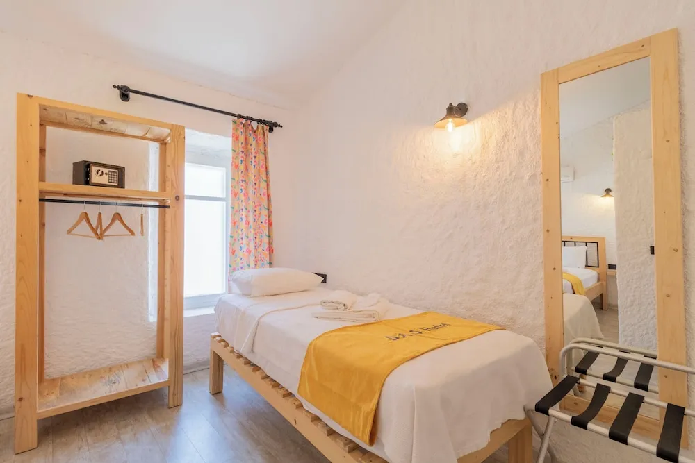 Deluxe Üç Kişilik Oda