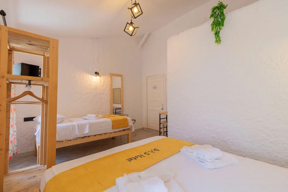 Deluxe Üç Kişilik Oda