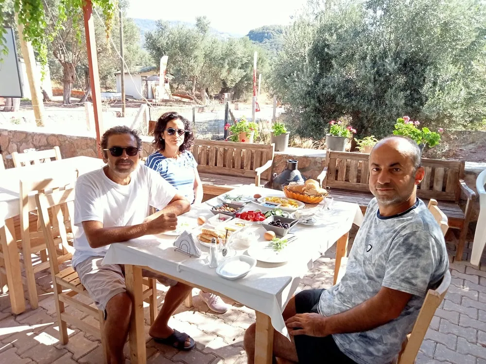 Business Tek Büyük veya İki Ayrı Yataklı Oda