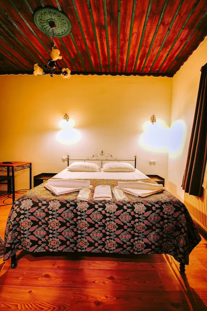 Signature Süit, 1 Büyük (Queen) Boy Yatak, Vadi Manzaralı, Bahçeli