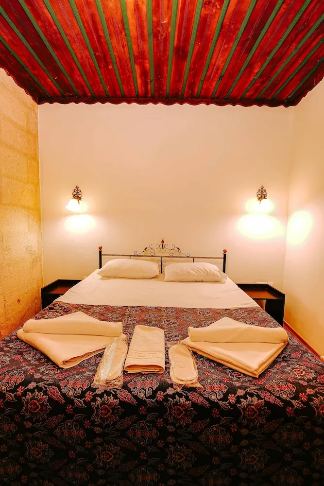 Signature Süit, 1 Büyük (Queen) Boy Yatak, Vadi Manzaralı, Bahçeli