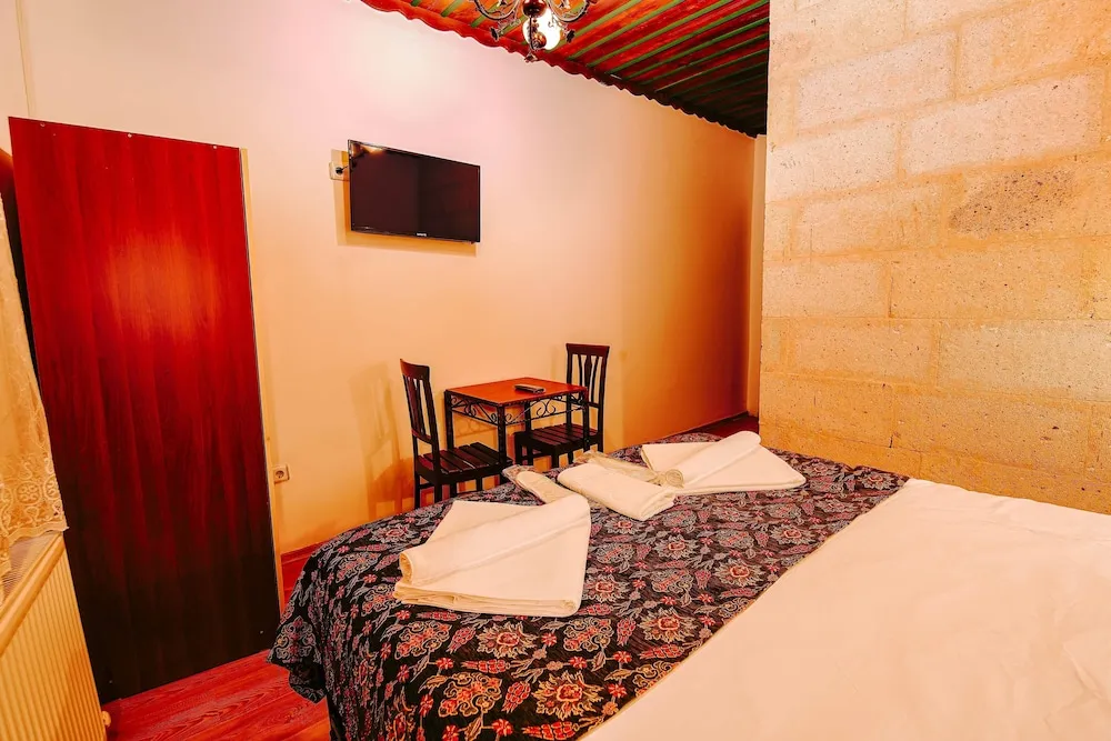 Signature Süit, 1 Büyük (Queen) Boy Yatak, Vadi Manzaralı, Bahçeli