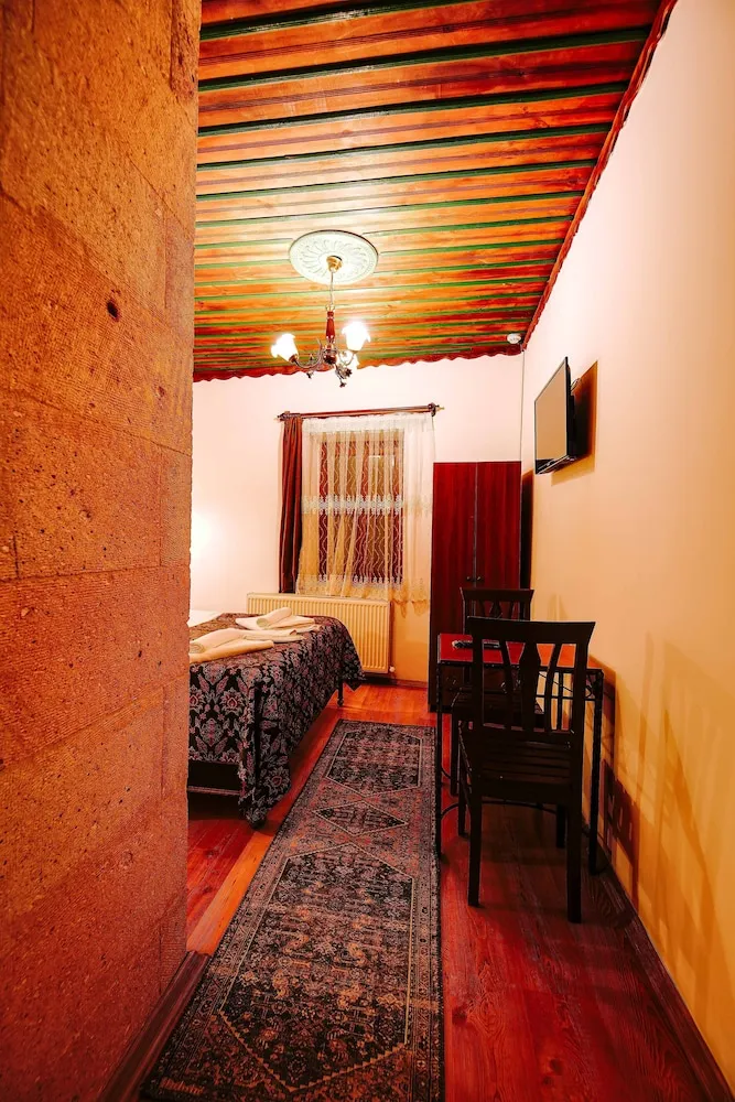 Signature Süit, 1 Büyük (Queen) Boy Yatak, Vadi Manzaralı, Bahçeli