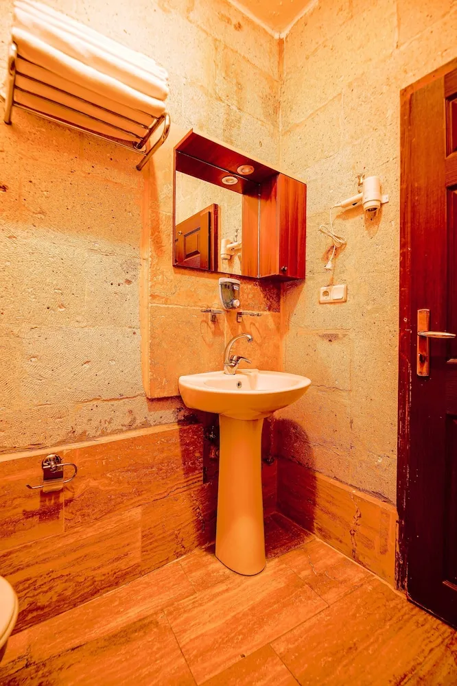 Signature Süit, 1 Büyük (Queen) Boy Yatak, Vadi Manzaralı, Bahçeli