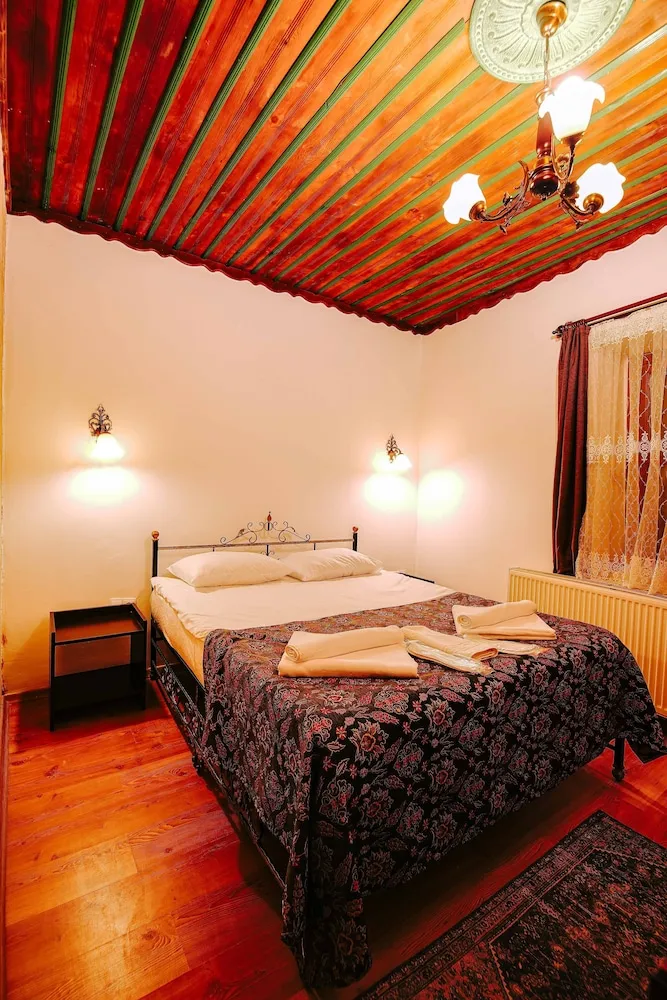 Signature Süit, 1 Büyük (Queen) Boy Yatak, Vadi Manzaralı, Bahçeli