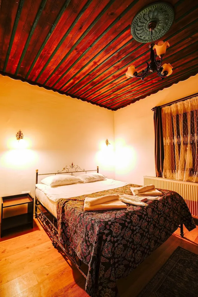 Signature Süit, 1 Büyük (Queen) Boy Yatak, Vadi Manzaralı, Bahçeli